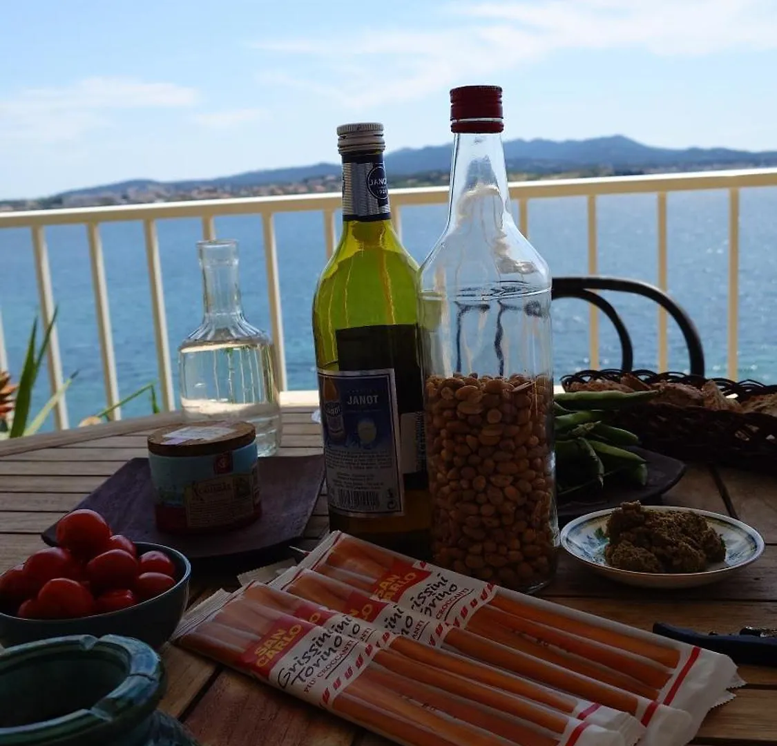 Sanary Bay View Apartment